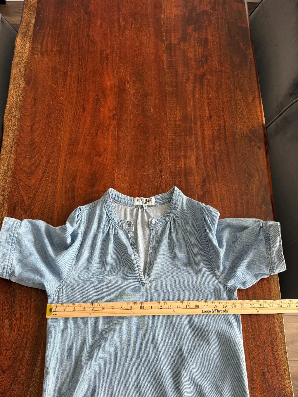 Velvet Heart Denim Lightweight Chambray Puff Sleeve Blouse | Medium - Picture 9 of 10